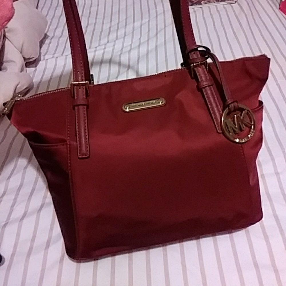 Mk purse like new